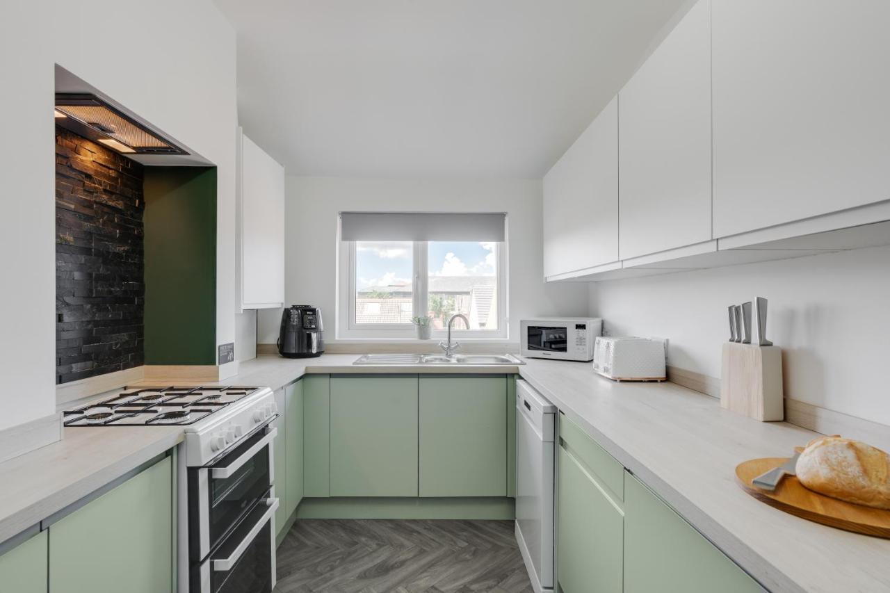 St David'S - Stylish 2 Bed Apartment, Free Parking, Close To Beach Литам-Сент-Эннс Экстерьер фото