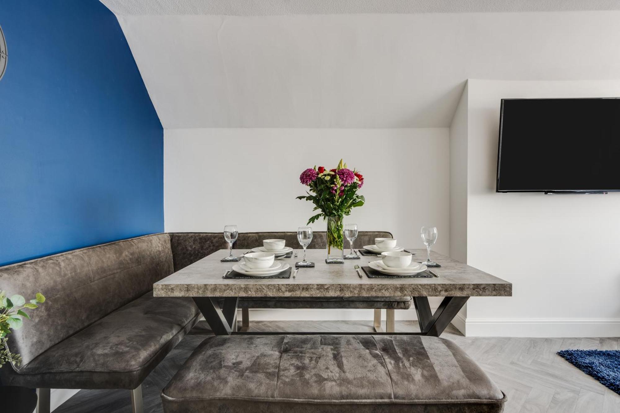St David'S - Stylish 2 Bed Apartment, Free Parking, Close To Beach Литам-Сент-Эннс Экстерьер фото